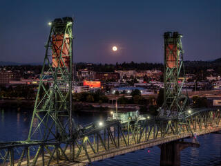HawthorneMoonriseGridge_Original ratio_1800x1349_190